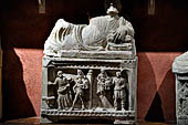 Volterra. La grandiosa serie di urne cinerarie del Museo Etrusco Guarnacci.